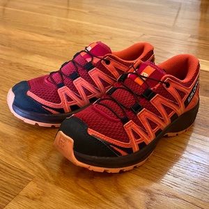 Salomon Kids Hiking Shoes Size 2